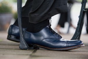 Ahorra dinero y repara las muescas de las puntas de los zapatos en tu hogar.