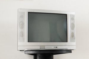 Quita la televisión de la recamara de tu hijo.
