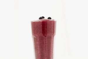 Los batidos pueden ser una manera sabrosa de consumir fruta.