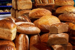 La FDA regula la industria alimentaria.