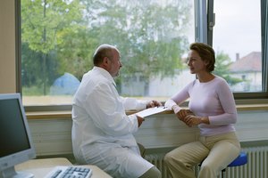 La consideración más importante para la toma de vitaminas antes de hacer ejercicio es consultar a tu médico y dietista registrado.