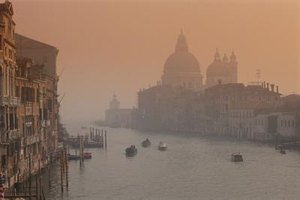 David De Lossy/Photodisc/Getty Images "London"