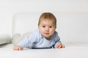 Los bebés necesitan estar en actividad para sus músculos.