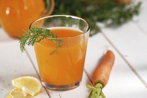 Tomar jugos puede ser una manera de empezar una dieta cándida.