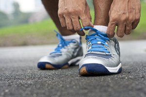 Asegúrate de usar calcetines adecuados cuando te pruebes os zapatos que quieres comprar.