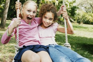 Pedir permiso pondrá límites sociales y de seguridad para un niño.