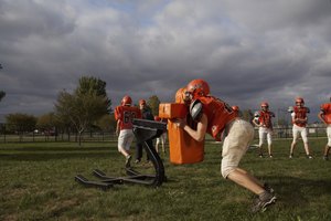 Los circuitos para el fútbol americano mejoran la resistencia y las habilidades.