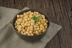 Plato de garbanzos.