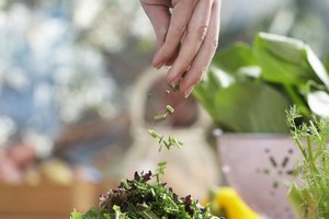 Consume alimentos alcalinos.