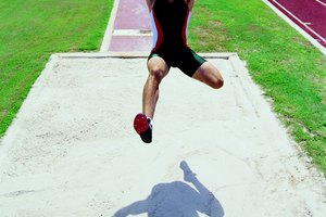 La velocidad, la técnica y el poder son elementos clave para el salto largo.