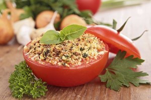 Tomate relleno de quinoa.