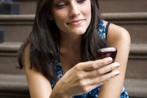 Quita el bloqueo de tu teléfono celular para que puedas utilizar el dispositivo en otra red.