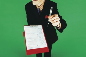 Añade los datos de los cuestionarios a SPSS en vistas variables.