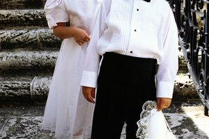 Mantén a los niños felices y tranquilos en una boda con algunas actividades bien seleccionadas sólo para ellos.