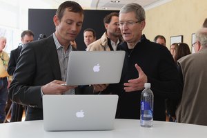 Todos los MacBooks diferentes del blanco tienen un cuerpo de aluminio.