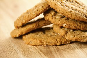 Montaña de galletas de avena.