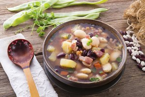 Haz una cazuela, sopa o guiso.