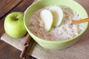 Avena y fruta.