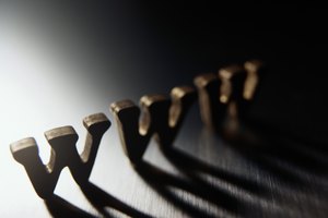 Solo toma unos minutos reinstalar Apache en Linux si lo remueves apropiadamente primero.