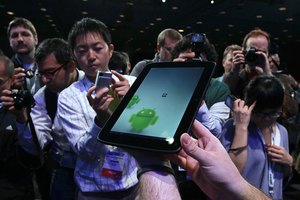 Android puede funcionar en teléfonos inteligentes y tabletas.