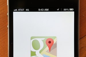 Puedes encontrar las instersecciones de dos carreteras con Google Maps.