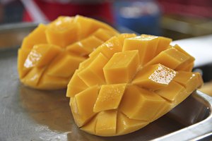 Mango rebanado.