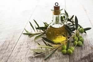 Cocina con aceite de oliva en lugar de aceites ricos en grasas saturadas.