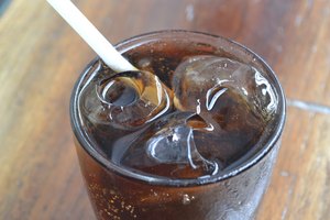 Elige las gaseosas dietéticas endulzadas artificialmente.