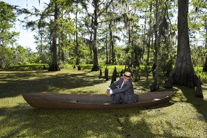En Luisiana, puedes acampar cerca de áreas naturales como pantanos y humedales.