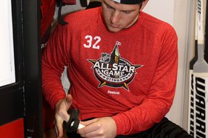 Los porteros, como Jonathan Quick de los LA Kings, en general prefieren protuberancias más grandes.