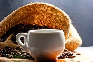 El café debe ser muy fuerte para esta receta.