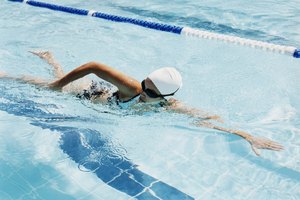 Las gorras de natación arrancan o jalan tu cabello si no las colocas adecuadamente.