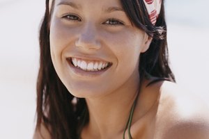 Puedes usar telas viejas como bandas para la cabeza cómodas.