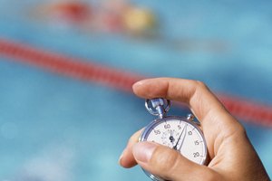 Los oficiales pueden utilizar cronómetros o sensores de toque para los tiempos en eliminatorias)