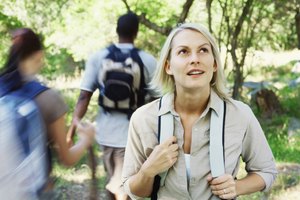 El mal de montaña, como se le conoce vulgarmente, se produce cuando los excursionistas de mochila o esquiadores ascienden demasiado rápido alturas superiores a 8.000 metros.