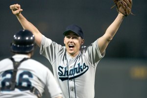 El entrenador de primera base en el béisbol juega un papel vital para garantizar el éxito de los corredores.