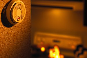 Instala alambras contra incendio en cuartos clave en cada nivel de tu casa.