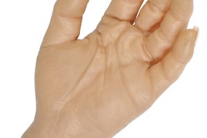 Crea piel falsa con látex.