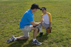 Los lanzamientos de entrenamiento en el béisbol sirven para desarrollar la confianza y el aprecio por el juego.