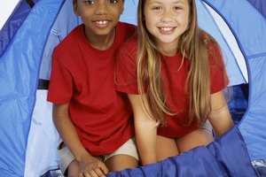 Los campamentos de verano son una gran oportunidad para que los niños hagan nuevos amigos.