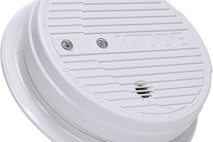 Instala detectores de humo y monóxido de carbono.