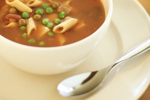 La sopa de minestrone es un rico alimento que ayuda a promover un sistema inmunológico saludable.