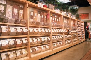 Prepara una lista de alimentos saludables y ve a la sección de alimentos a granel.