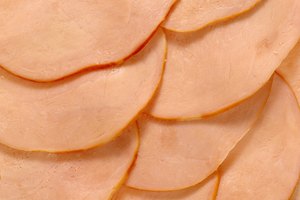 El fiambre de pavo es una fuente de proteína magra.