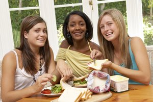 La dieta es la clave para perder peso y marcar el abdomen.
