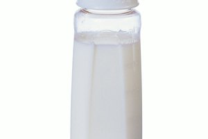 Siempre sostén a tu bebé mientras está alimentándose del biberón.