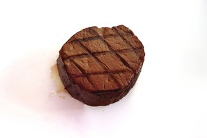 La carne es una fuente de hierro.