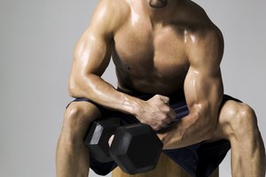 Las mancuernas son una gran herramienta para fortalecer el cuerpo superior.