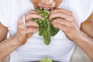 El jugo de espinaca es una cómoda manera de obtener magnesio y otros nutrientes.