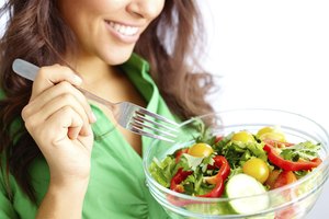 Consume alimentos frescos y limpios.